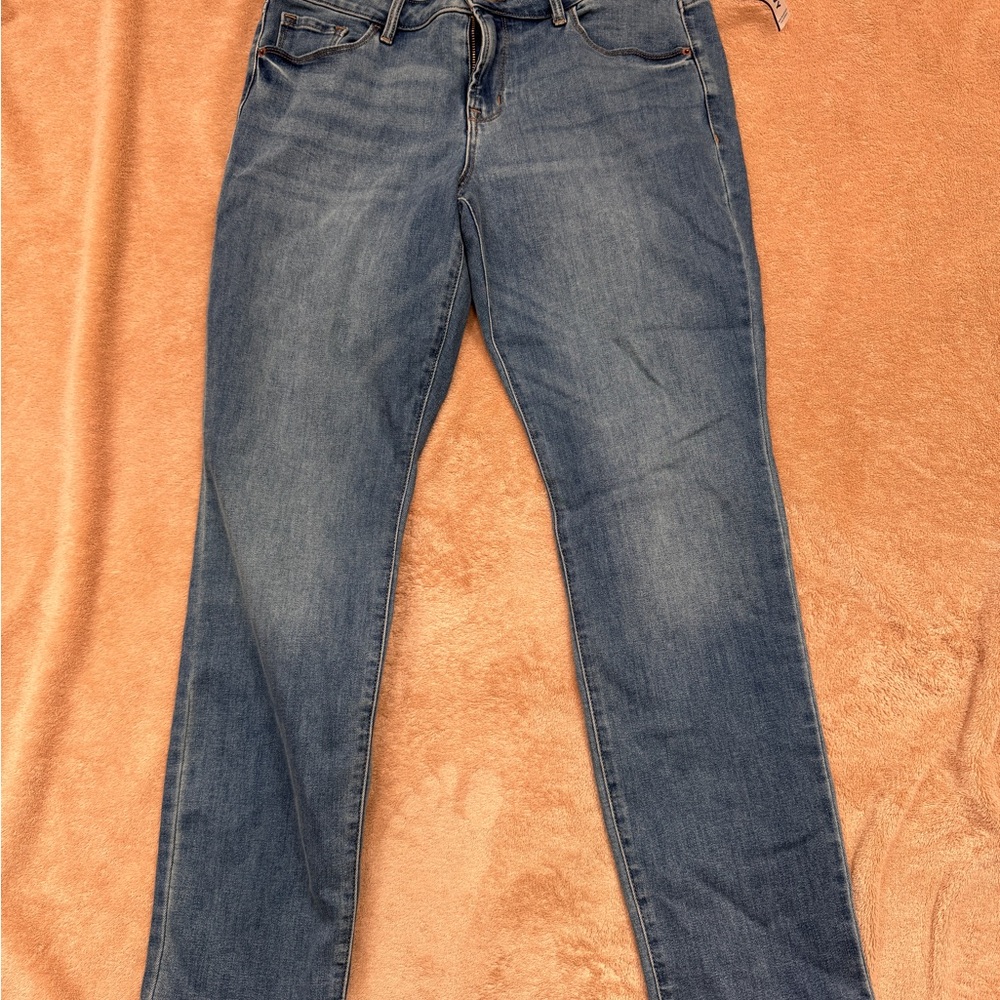 Old Navy Women's Skinny Jeans in Dark Blue